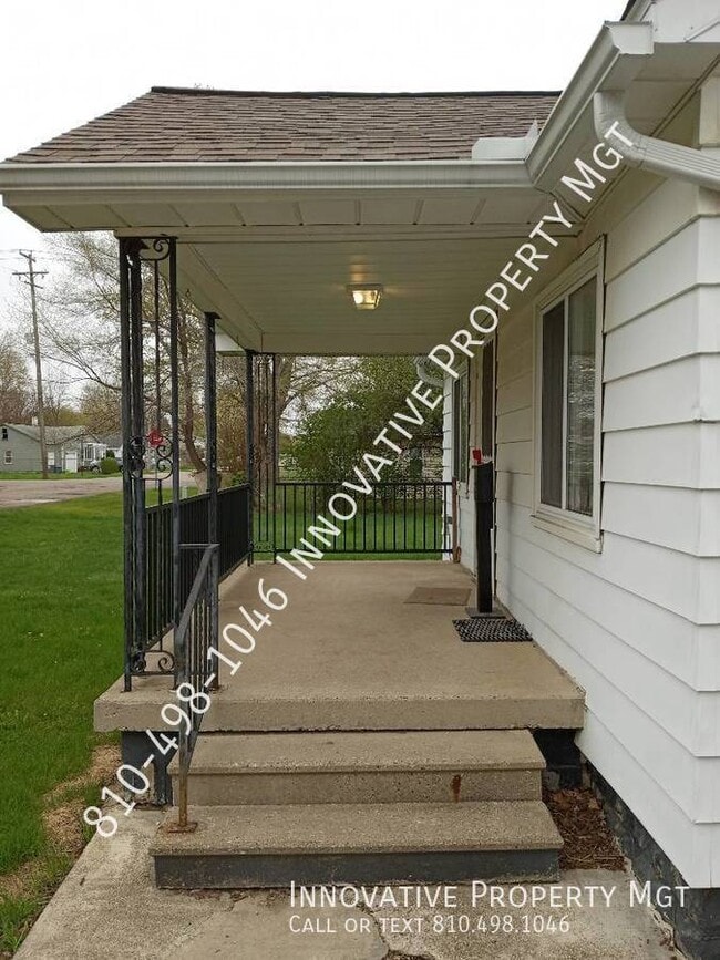 Building Photo - Stunning remodeled 2 bedroom 1 bath featur...