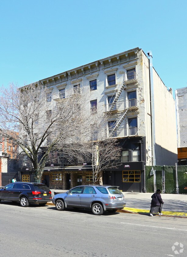 Building Photo - 328 Lenox Ave