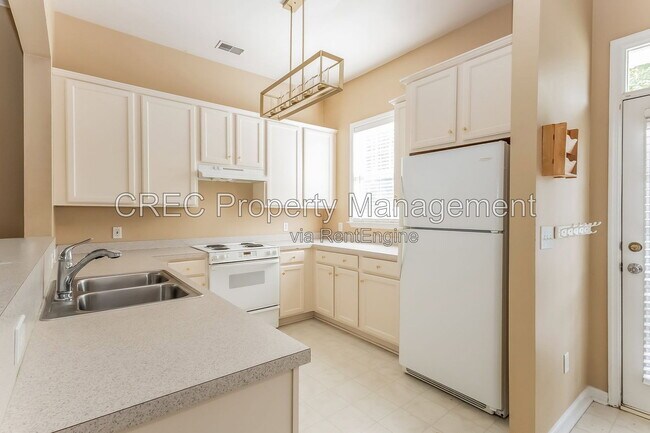 Building Photo - 105 Barberry St