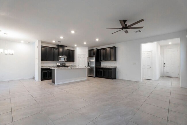 Building Photo - 7126 Calvert Cliffs St