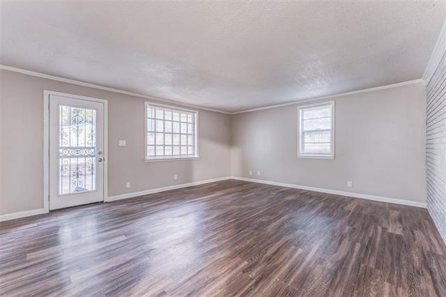 Building Photo - Renovated East Memphis Home