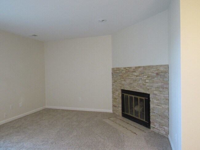 Foto del edificio - Remodeled Townhome!