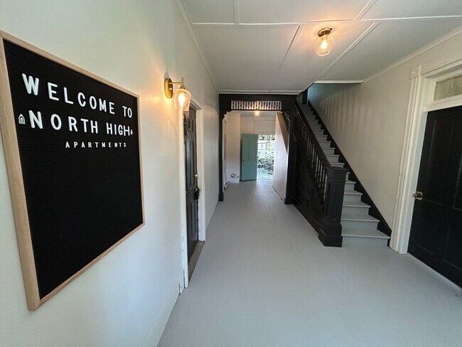 Foto del edificio - 700 N High St