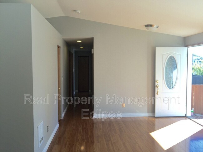 Foto del edificio - 6433 Cady Rd