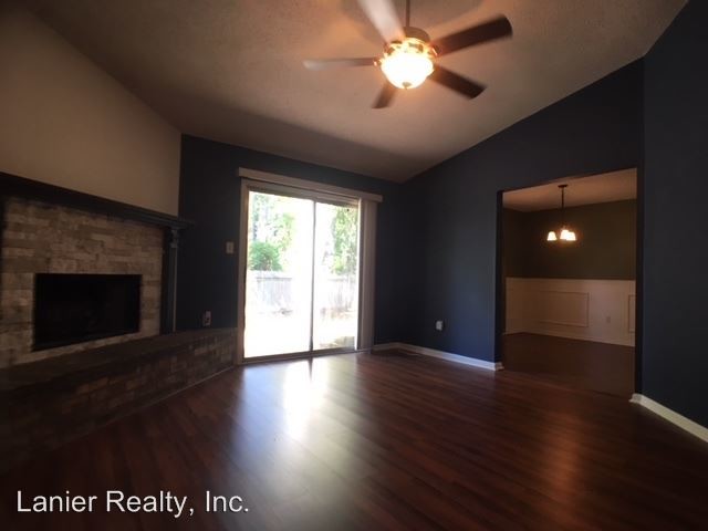Building Photo - 3 br, 2 bath House - 372 Riverview Drive