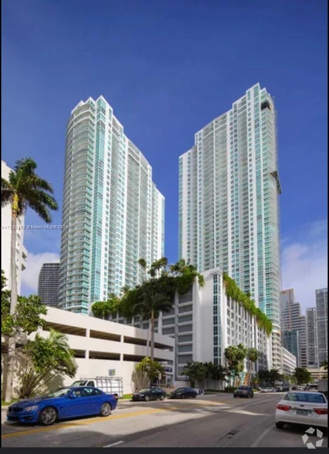 Building Photo - 950 Brickell Bay Dr