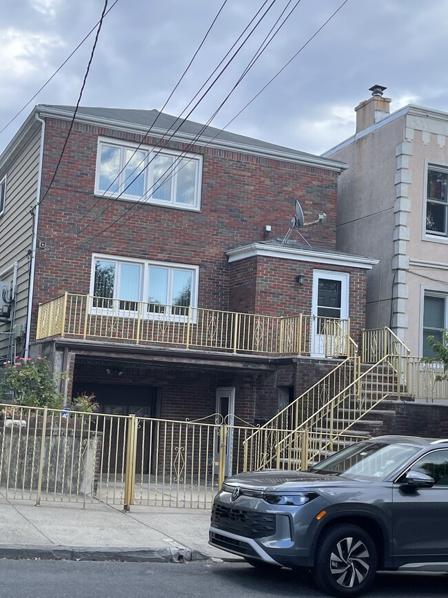 Building Photo - 248 Columbia Ave