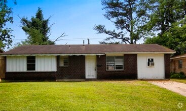 Building Photo - 2406 Belmoor Ave