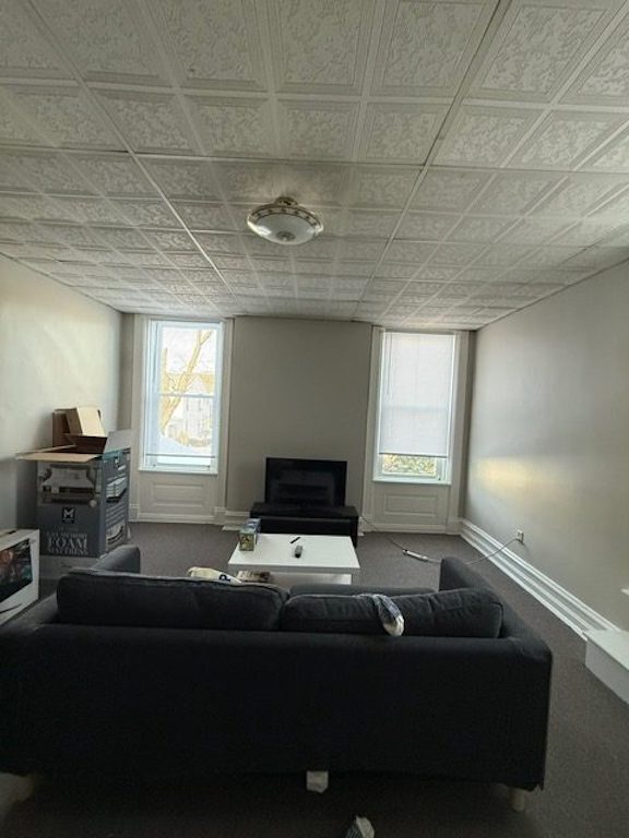 Sala de estar - 112 W Main St