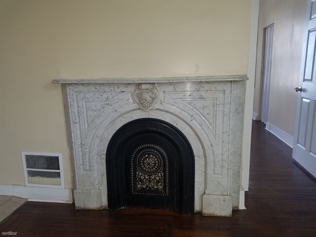 Foto del edificio - 4 br, 1 bath Apartment - 648 Elm St