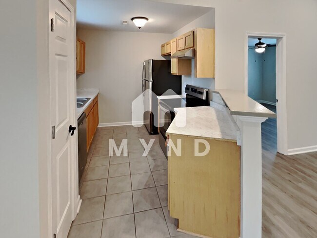 Building Photo - 431 E Todd Ln