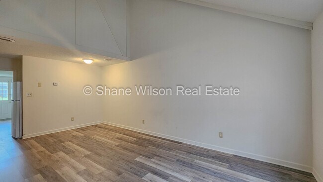 Foto del edificio - 2 BR 1.5 BA townhouse up for lease!