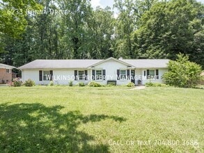 Building Photo - 6233 Donna Dr