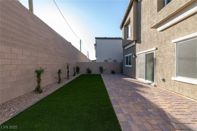 Building Photo - 475 Via Renata