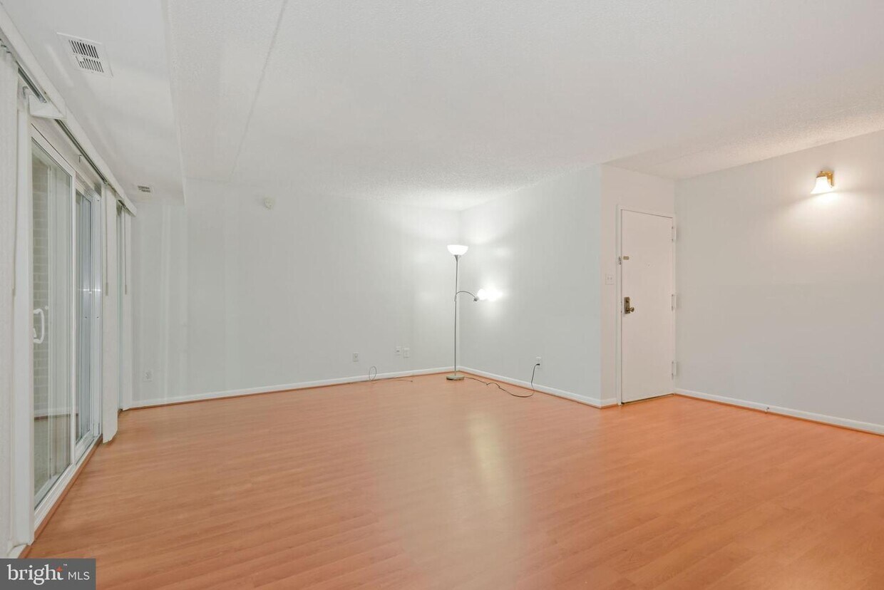 11802 Breton Ct Unit 21B, Reston, VA 20191 Apartment for Rent in