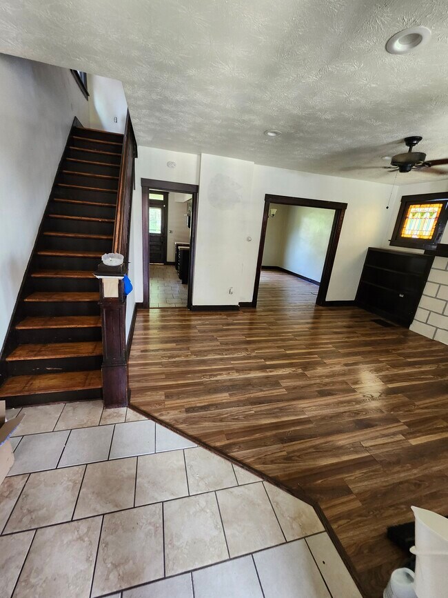 Foto del edificio - 206 Rustic Ave
