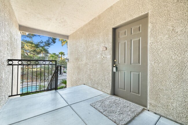 Foto del edificio - 8250 N Grand Canyon Dr