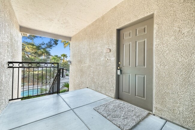 Building Photo - 8250 N Grand Canyon Dr