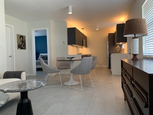 Foto del edificio - 707 NE 22nd Dr