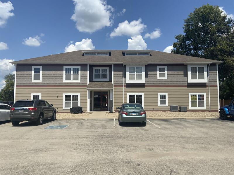 Primary Photo - 409 W Washington St