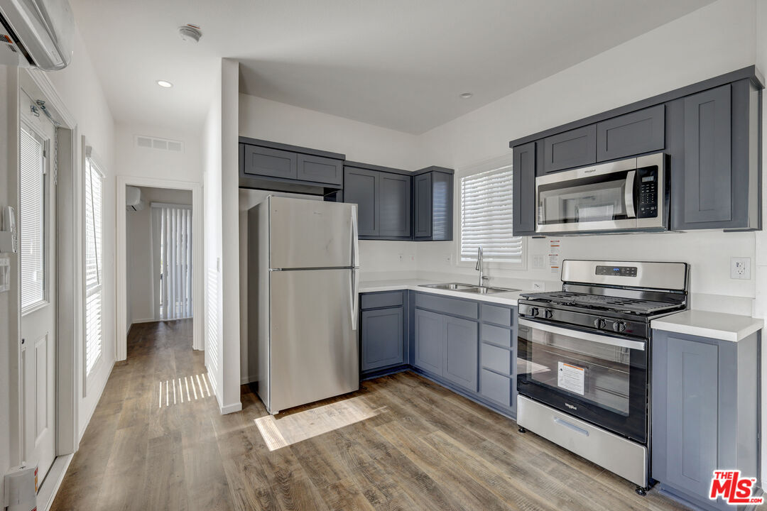 Foto principal - 17650 Grand Ave