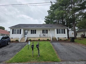 Building Photo - 2504 Hickory St