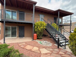 Building Photo - 1307 Rufina Ln