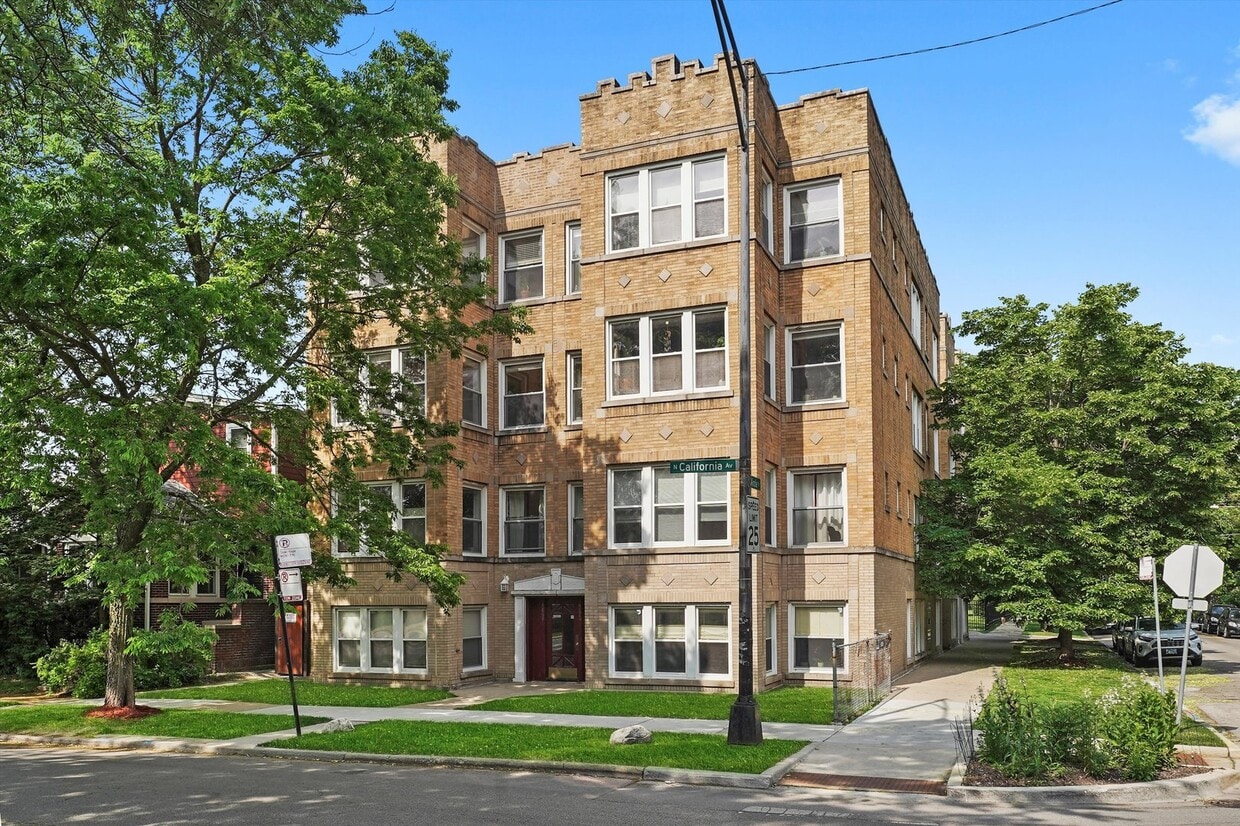 Primary Photo - 4868 N California Ave
