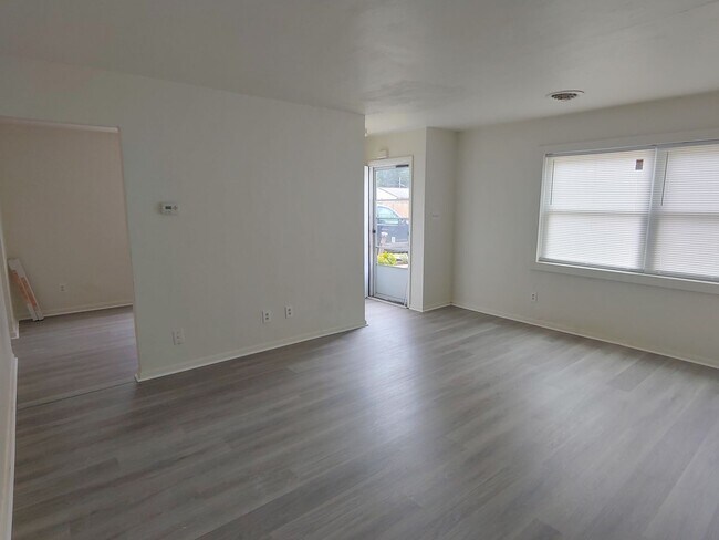 Foto del edificio - 3 BR 1.5 BA single family house