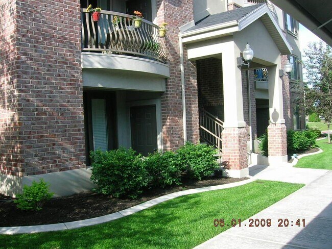 Foto del edificio - Great Condo with Tile & Granite