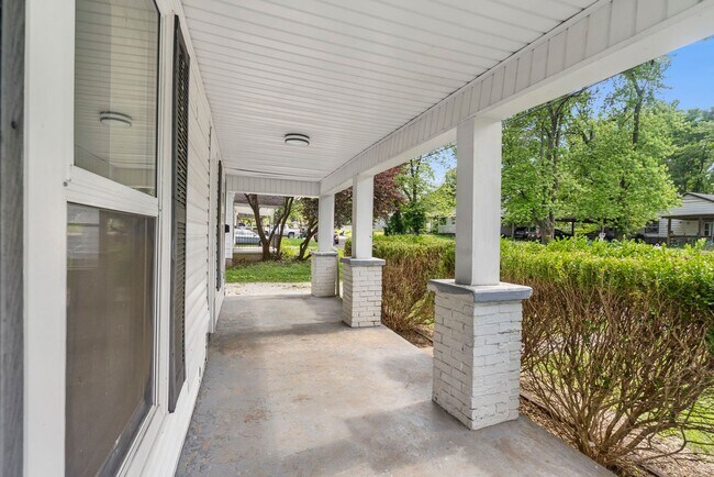 Foto del edificio - 3 bedroom | 2 bathroom | PETS WELCOME!