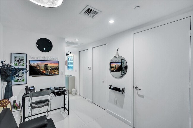 Foto del edificio - 1300 S Miami Ave