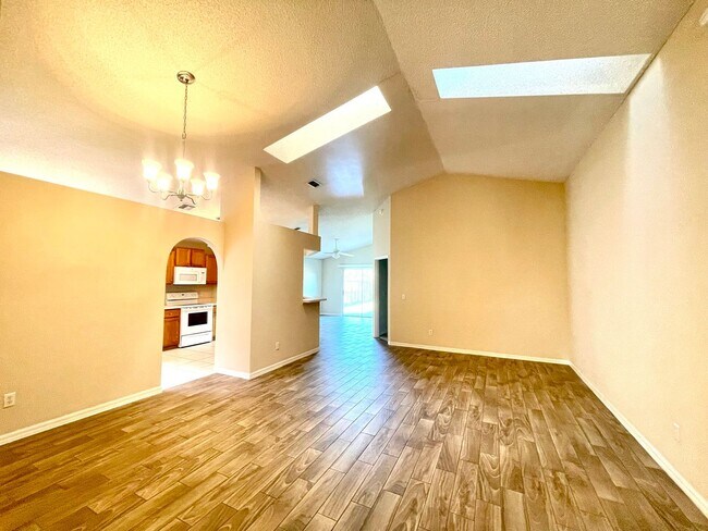 Foto del edificio - GREAT HOME 4/2 IN ASHINGTON PARK IN EAST O...