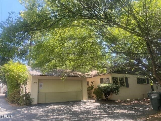 Primary Photo - 205 E Altadena Dr