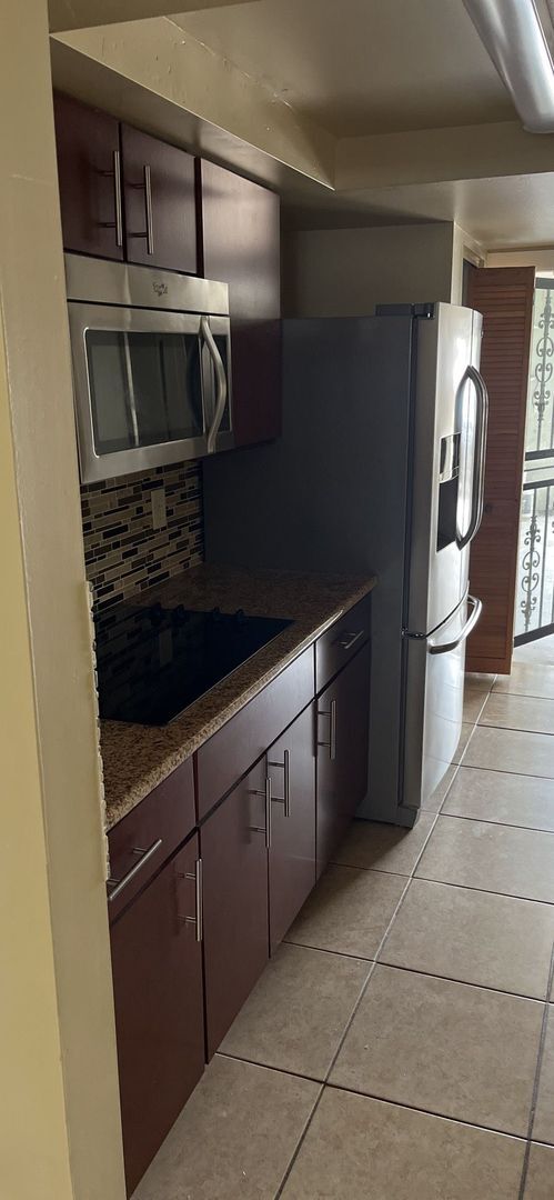 Building Photo - Townhouse in Carlyle Gardens