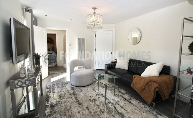 Foto del edificio - Creative Cottage Retreat – Near Downtown San Anselmo- Music Studio - A/C - FOUNDATION