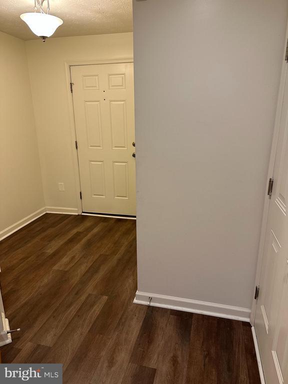 Foto del edificio - 7216 Mockingbird Cir