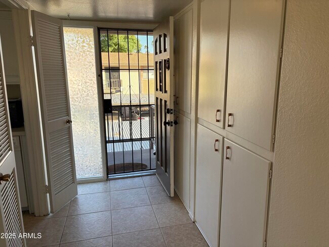 Foto del edificio - 4701 N 68th St