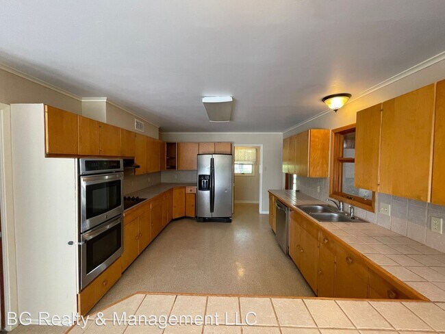 Building Photo - 3 br, 2.5 bath House - 1415 Musser Rd