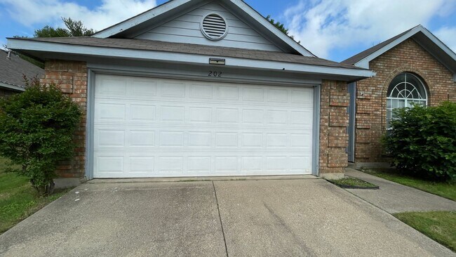 Foto del edificio - Nice Single Story in Waterford Oaks-Cedar Hill