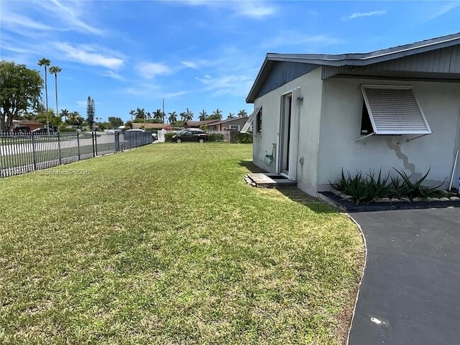 Building Photo - 14253 SW 107th Pl