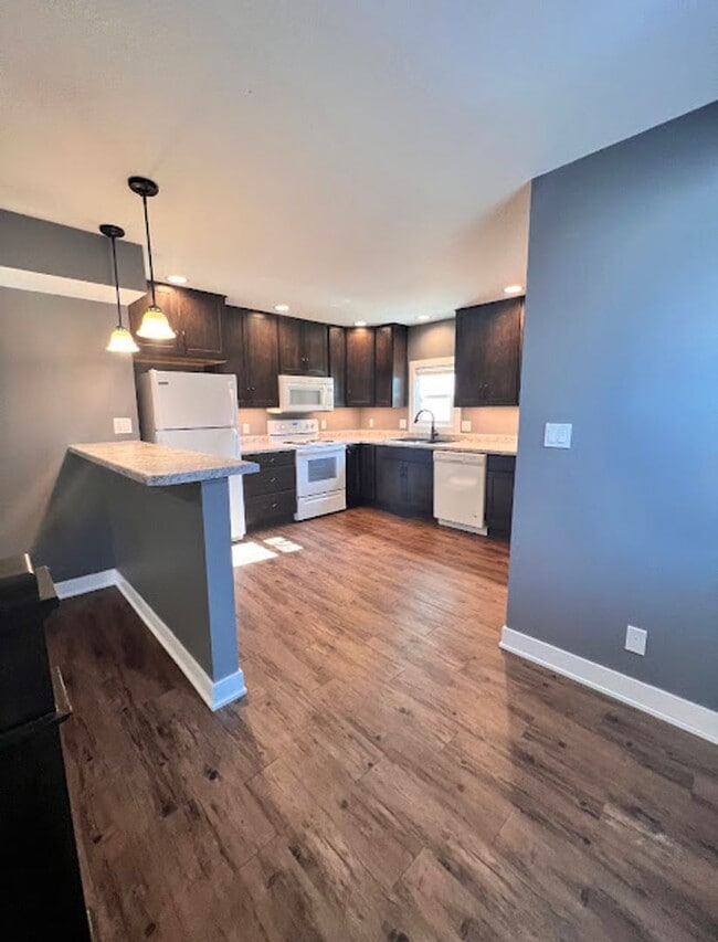 Building Photo - 1125-1127 Kellogg Ave