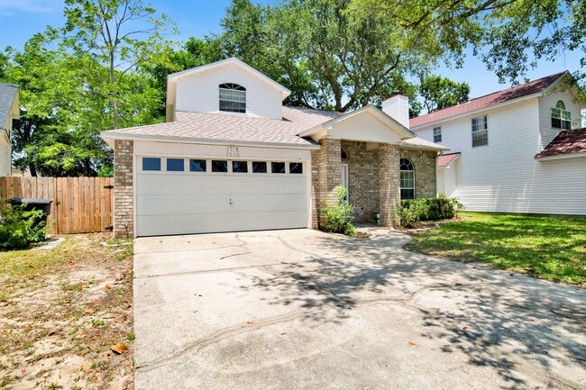Building Photo - 4-bedroom, 2.5-bath home near Cordova Park