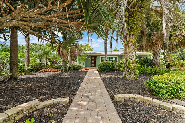 Building Photo - 440 Jupiter Ln