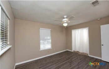 Building Photo - 306 Orchard St