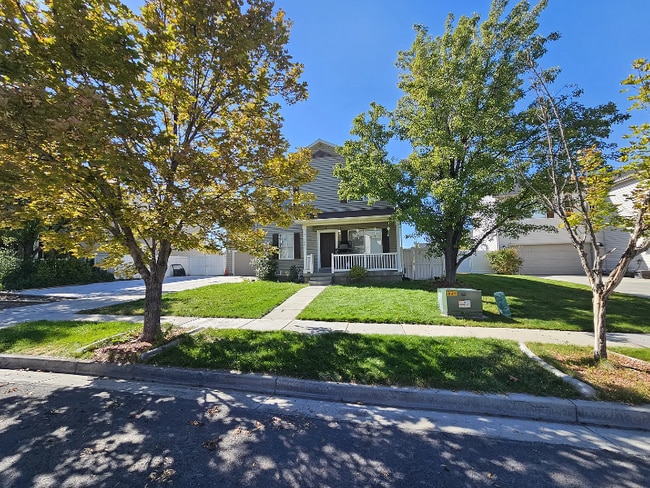 Building Photo - 1691 40 E