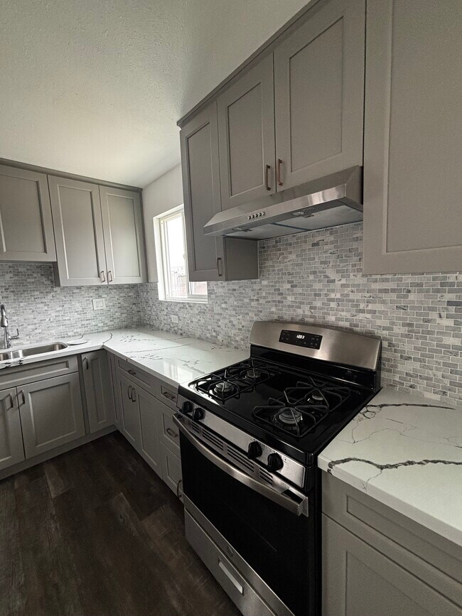 Foto del edificio - 1674 W 36th Pl