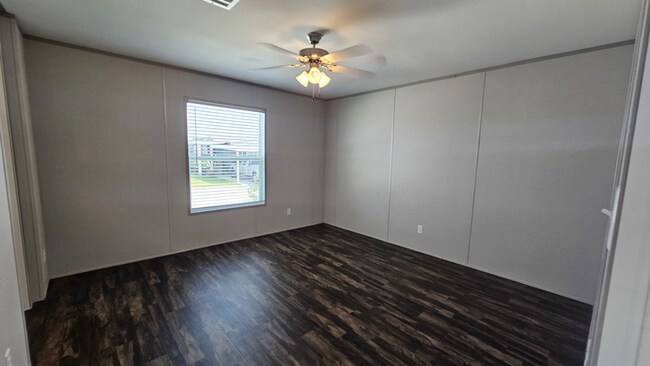 Building Photo - 130 Cirrus Cir