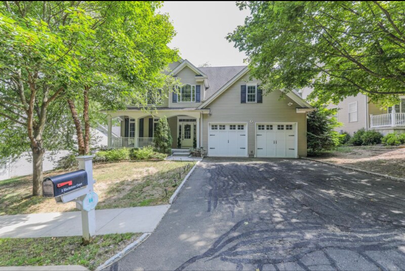Foto principal - 2 Blackstone Ct