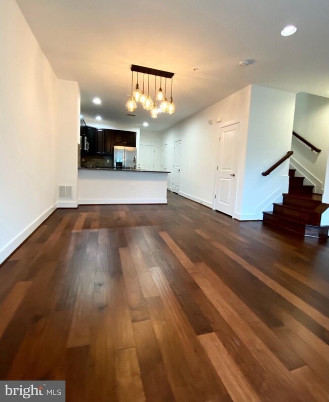 Foto del edificio - 2215 Richmond Hwy